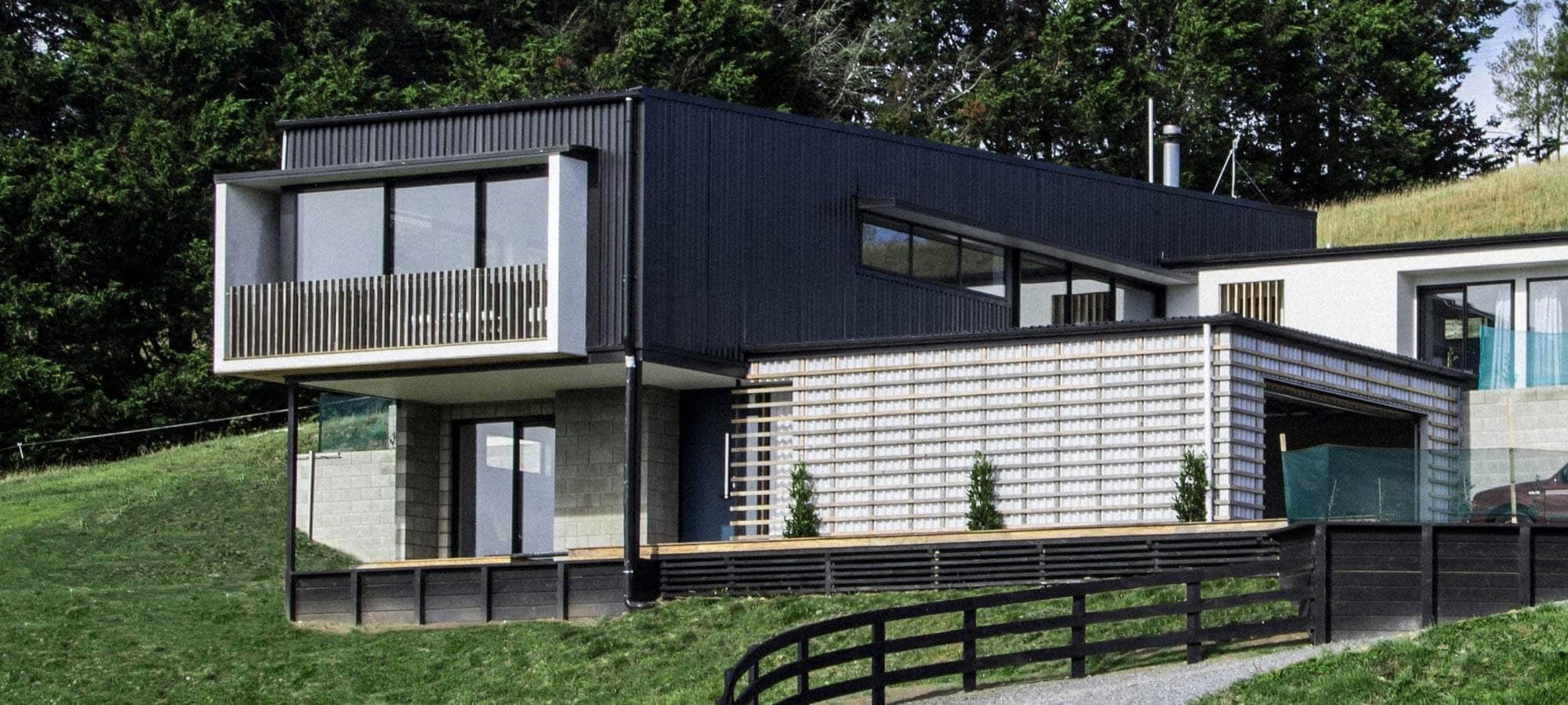 Knewstubb Front view